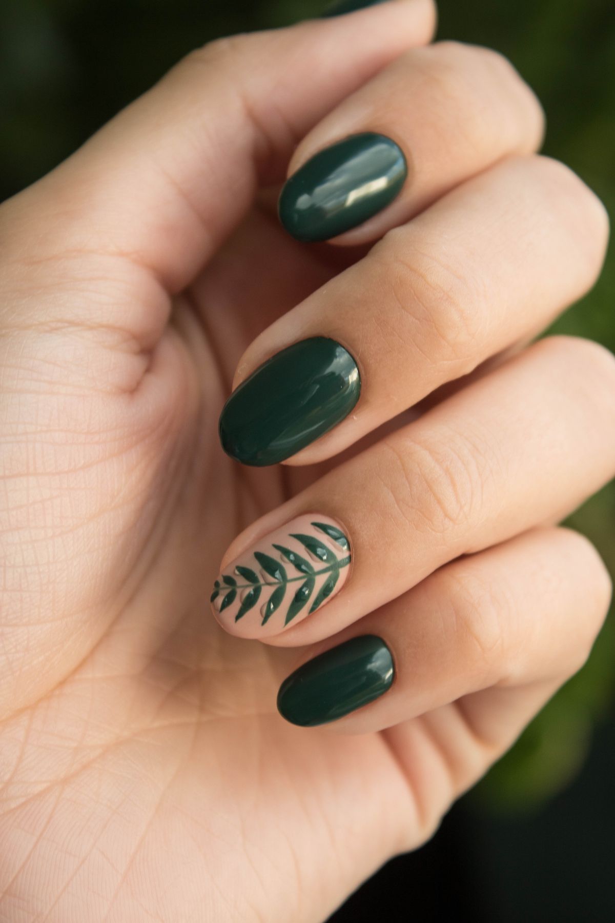 Hand-painted gel design, Polishedbyphelisia Brooklyn